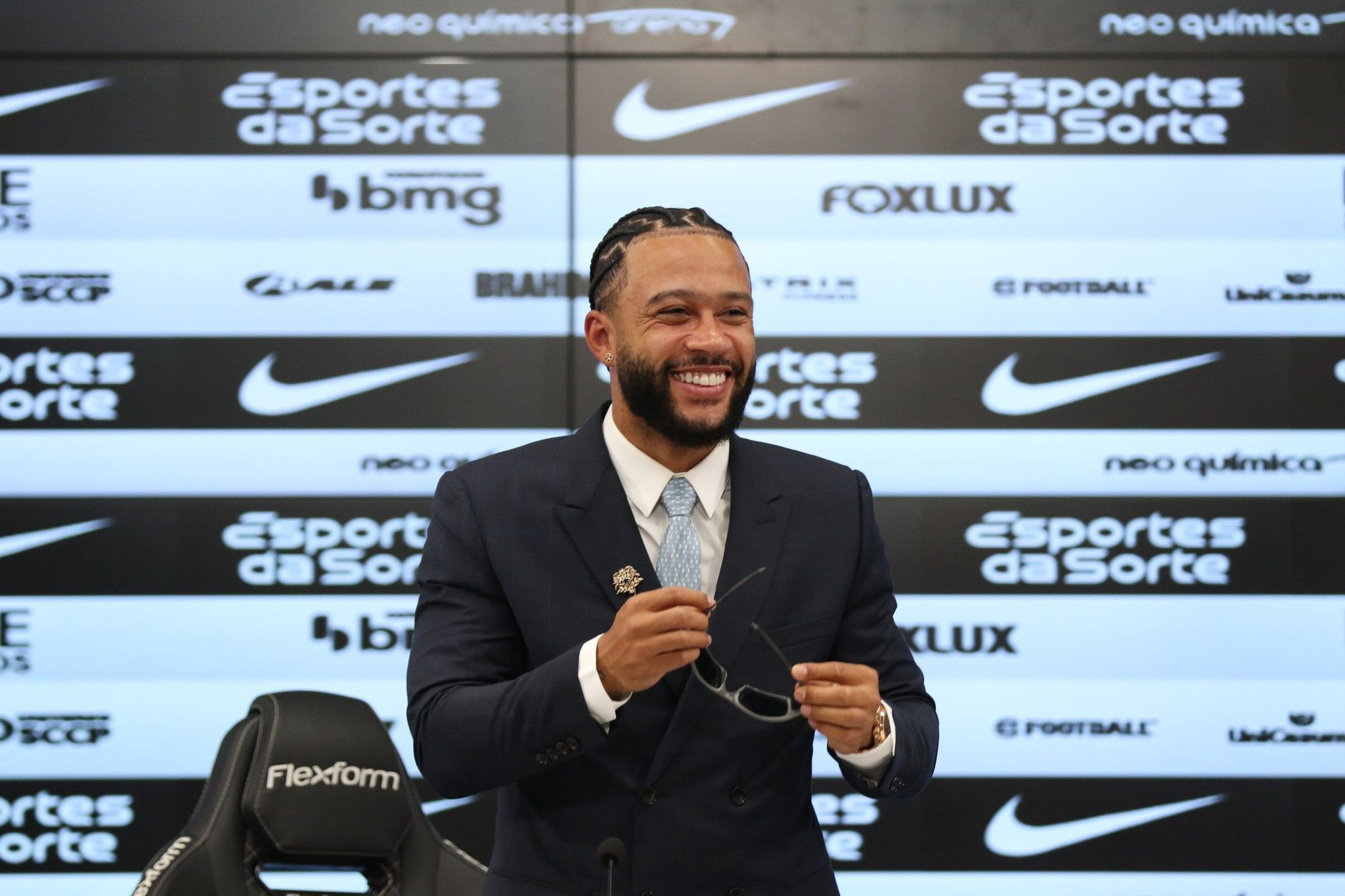 No Corinthians, Memphis Depay elege ídolo do Atlético como inspiração