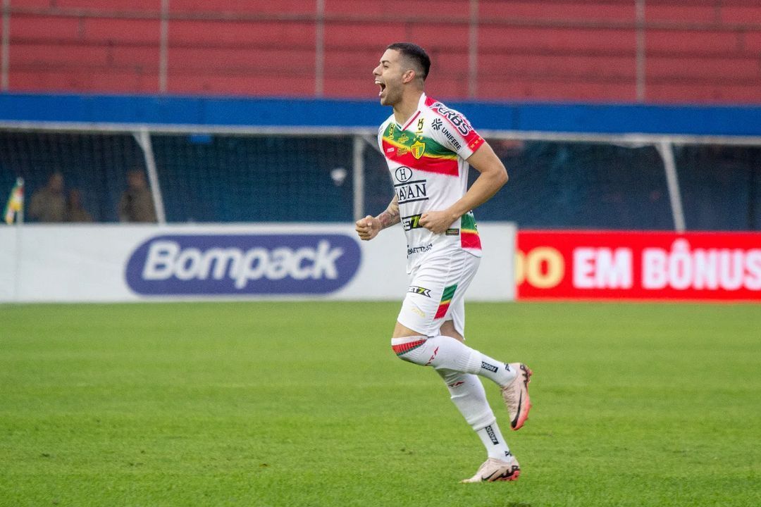 Brusque faz golaço no primeiro minuto de jogo e derrota Vila Nova na Série B