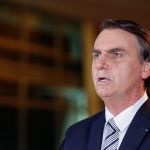 Bolsonaro pede autorização a Moraes para remover pinta em hospital