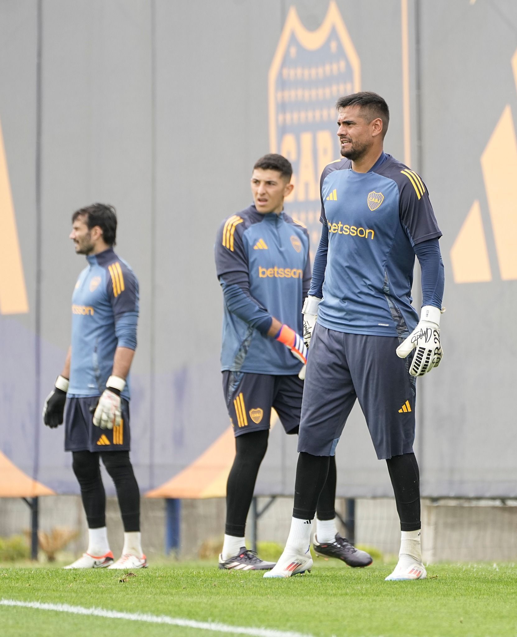 Ex-goleiro do América é cotado no Boca Juniors