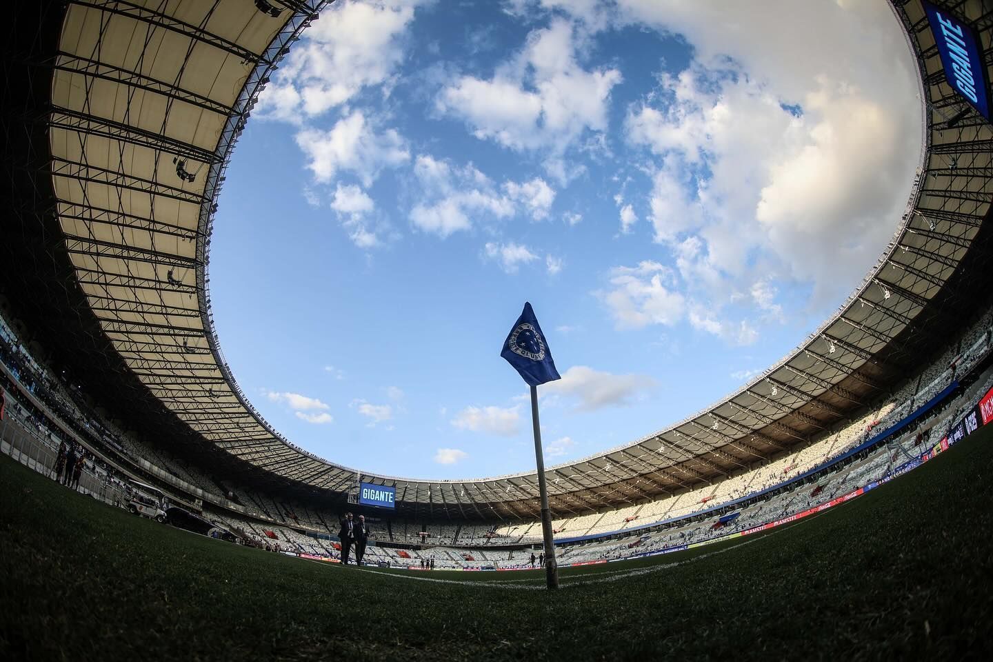 Pedrinho rechaça estádio próprio do Cruzeiro, 'abraça' Mineirão e revela planos