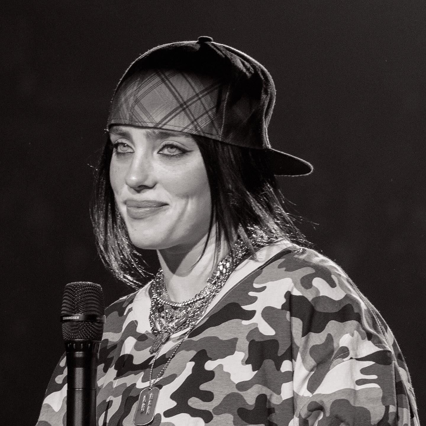 O motivo inusitado que fez Billie Eilish cancelar shows no Brasil