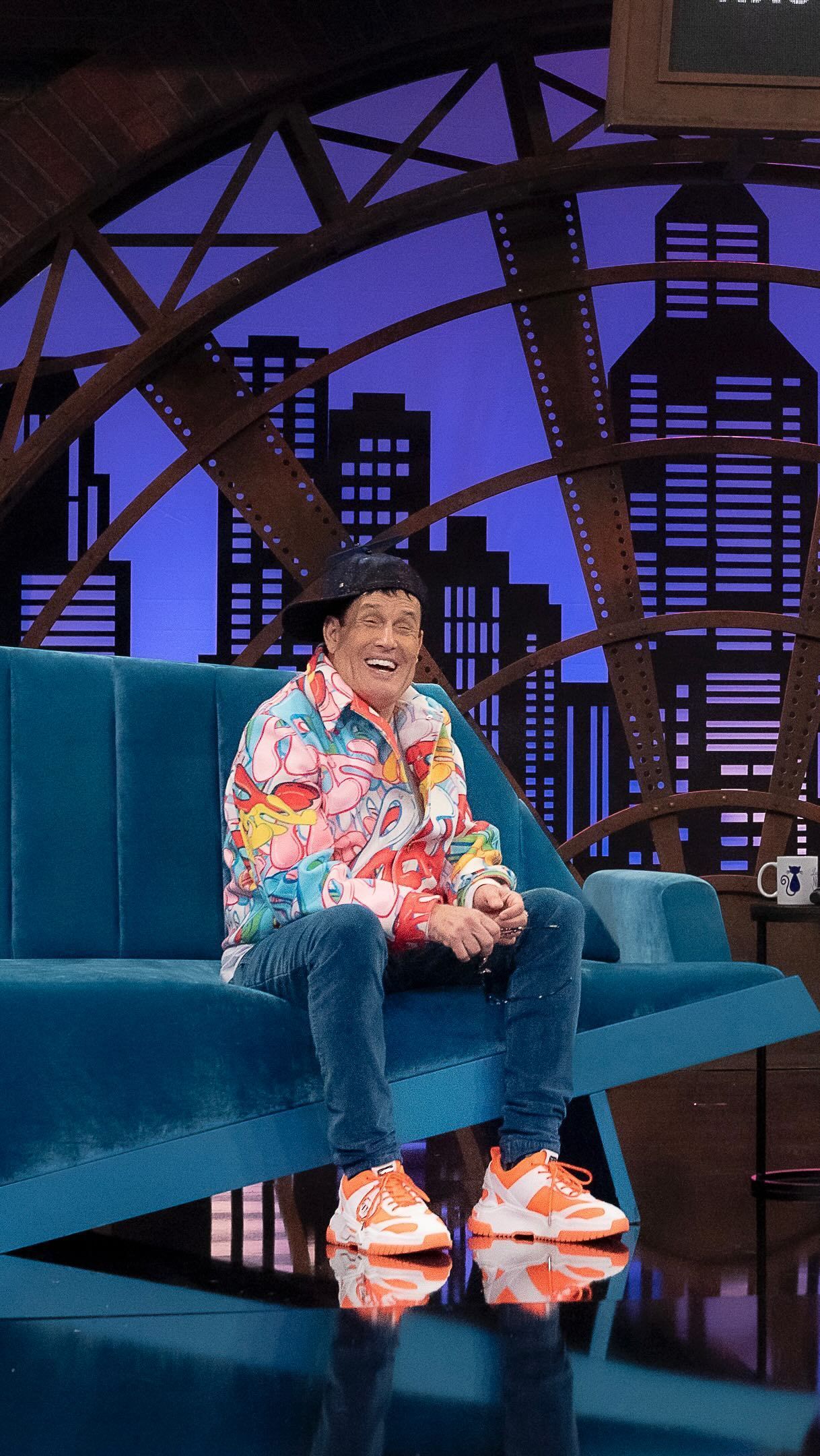 Sérgio Mallandro promete ir além do ‘glu glu’ e ‘yeeh yeeh’ em show de stand up em BH