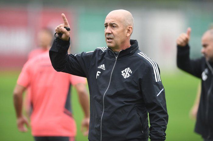 Preparador Flávio de Oliveira deixa o Inter