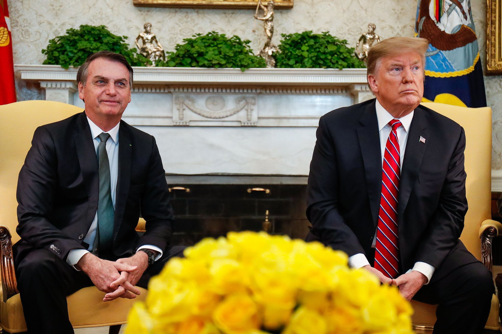 Por que Bolsonaro precisa de autorização de Moraes para viajar à posse de Trump? Entenda