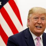 Trump insta banco central dos EUA a baixar a taxa de juros: 'momento perfeito'