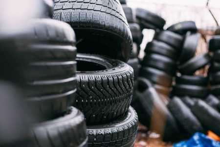 Caminhoneiros poderão ficar isentos de imposto para comprar pneus; entenda | CNN Brasil