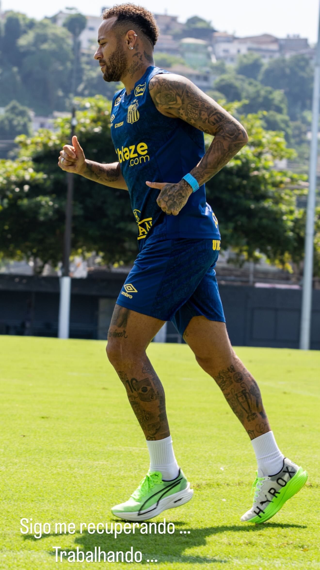 Neymar reage às críticas por ausência no Santos e manda recado