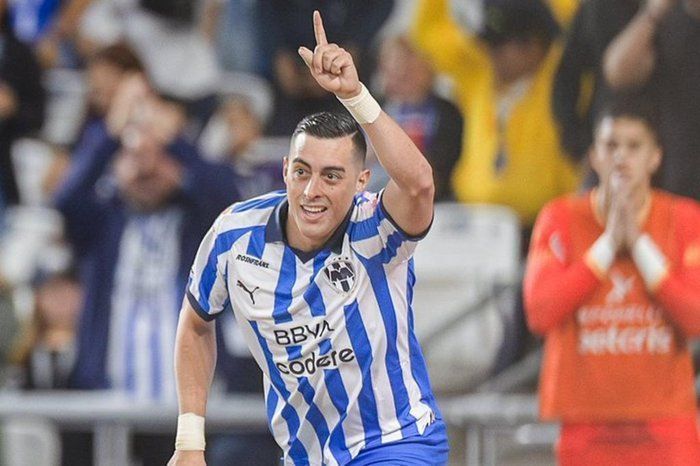Dirigente do Grêmio tranquiliza torcida sobre negociações: 'Estão acontecendo'