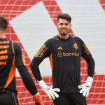 Ivan, goleiro do Inter, passa por cirurgia no joelho após ruptura de ligamento