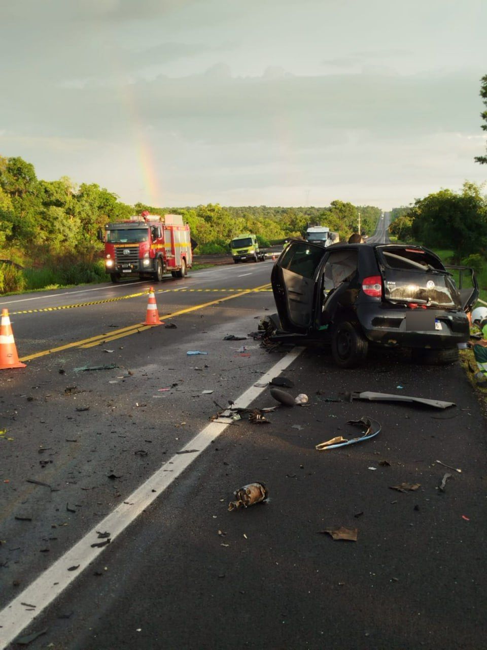 Mulher morre em acidente entre carro de família e ônibus na Região Central de Minas