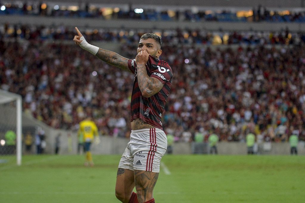 Empresário de Gabigol indica renovação com o Flamengo e nega conversas com Corinthians