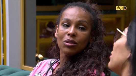 Sol Vega aguarda atendimento com a psicóloga no BBB 26