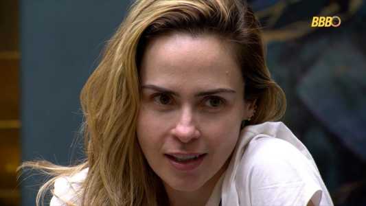 Ana Paula errou o nome do apresentador