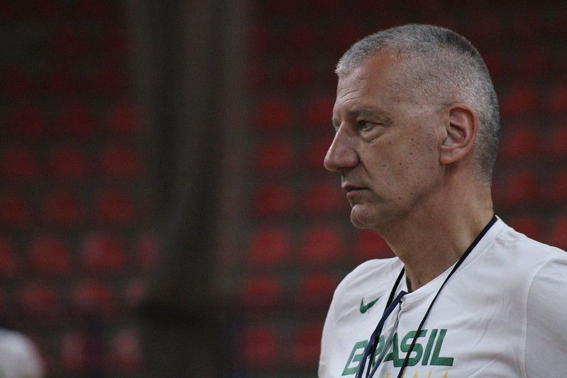 Pré-Olímpico de basquete: Petrovic define 17 pré-convocados à Seleção Brasileira