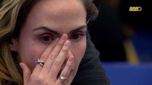 Ana Paula Renault chora após discussão com Cowboy no BBB 26