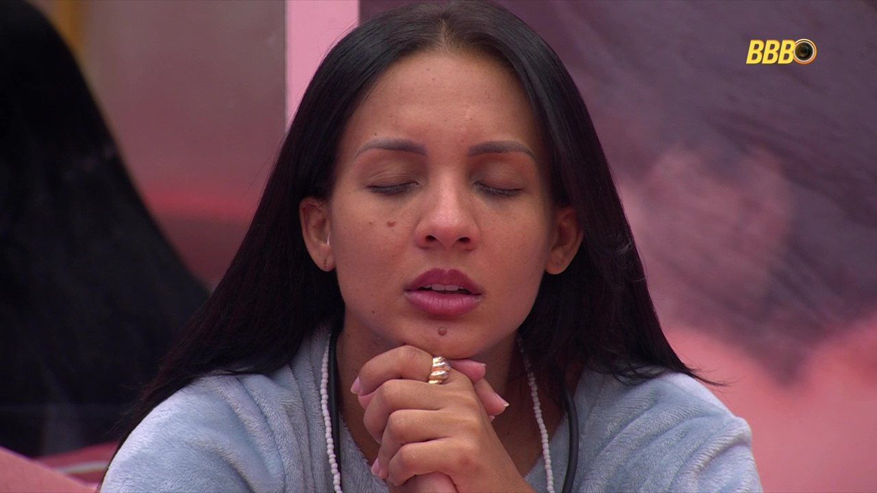Possível eliminada, Maxiane descumpre regra e perde fortuna no BBB 26