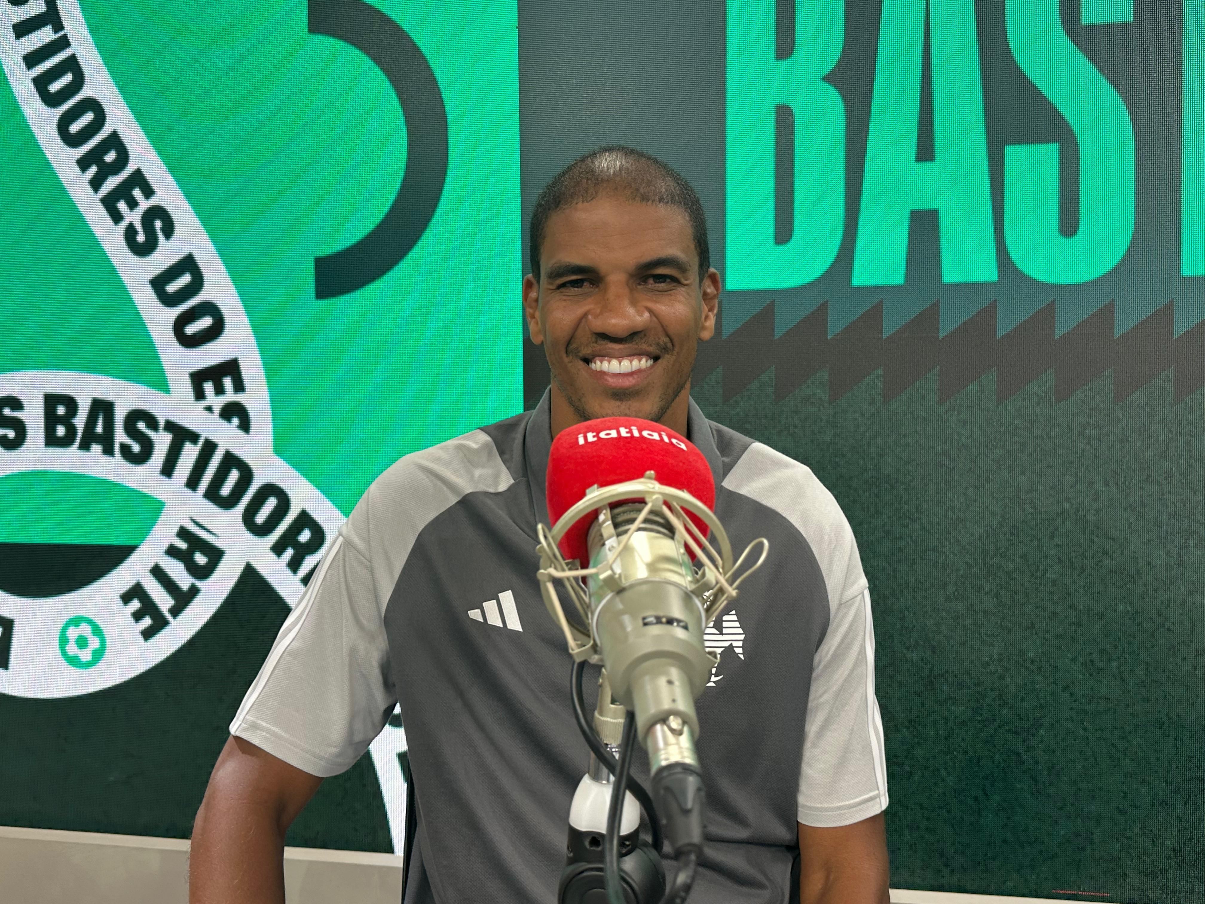 Auxiliar da base, Leonardo Silva aponta jovem com grande potencial no Atlético