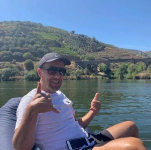 Leonardo Jardim em momento de descanso no Rio Douro, em Portugal