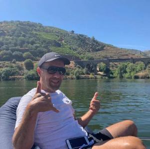 Leonardo Jardim em momento de descanso no Rio Douro, em Portugal