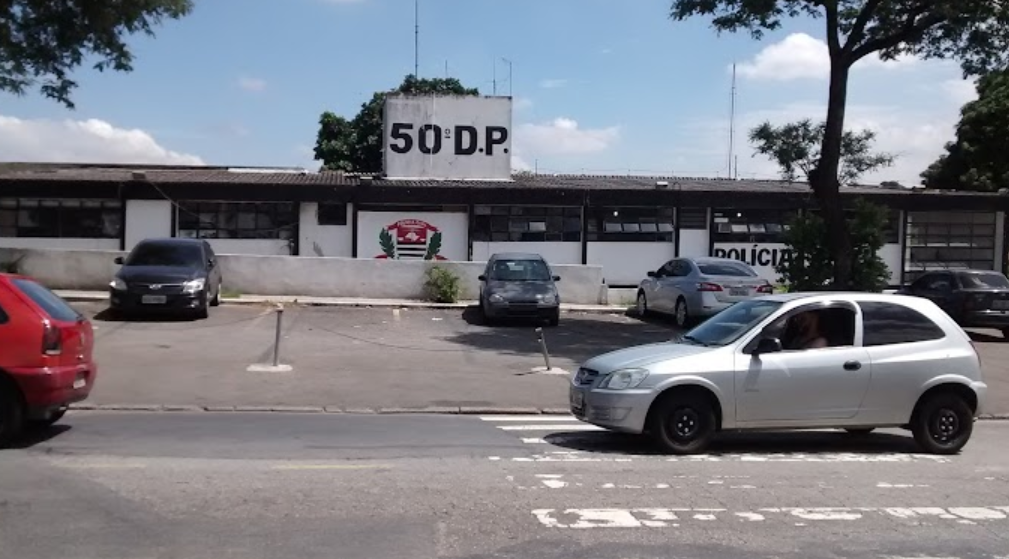 Mulher presa suspeita de matar marido com facadas alega legítima defesa