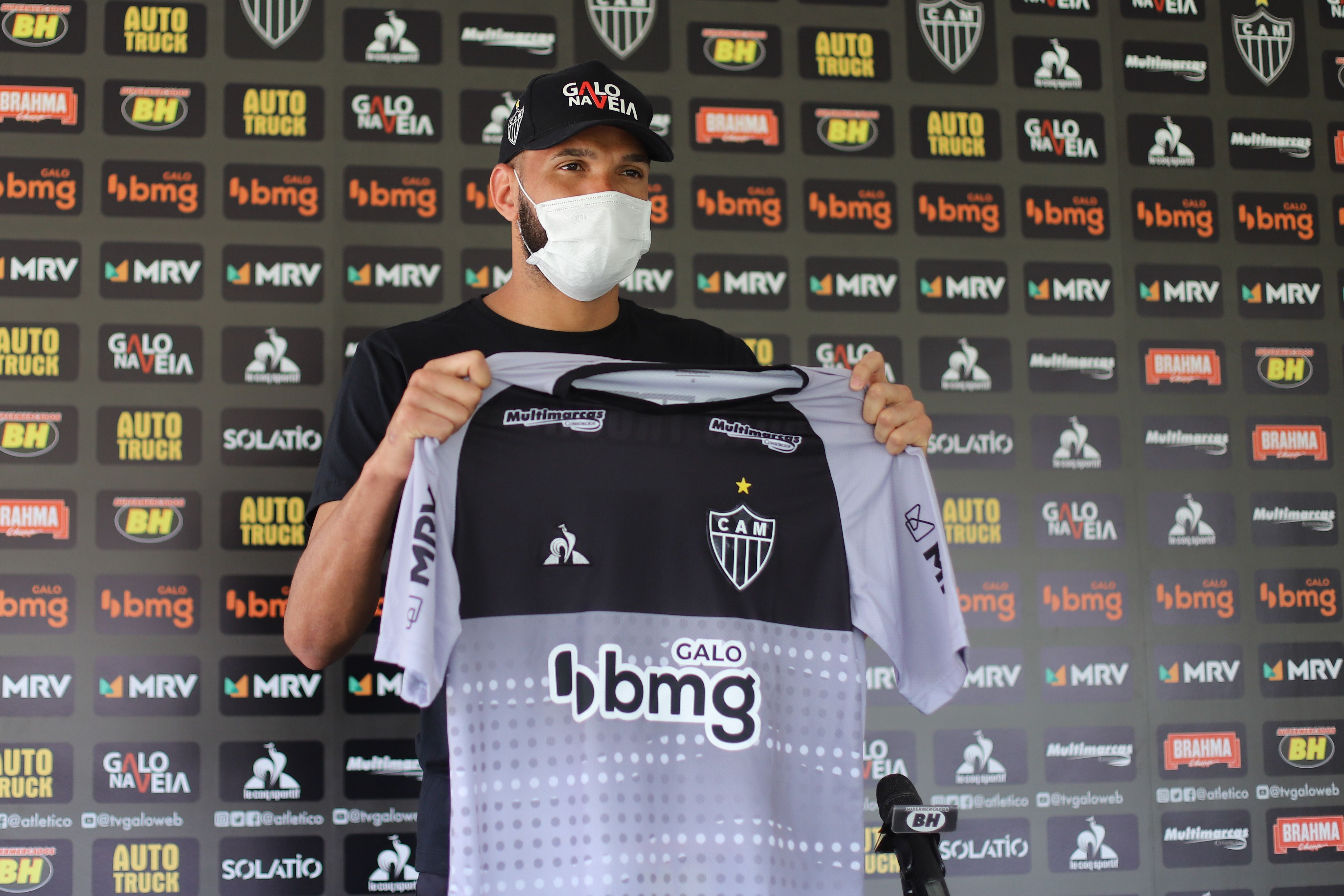 Everson completa quatro anos de atlético; veja raio-x do goleiro no clube