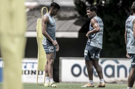 Kaio Jorge e Marcos Leonardo dividiram o vestiário no Santos