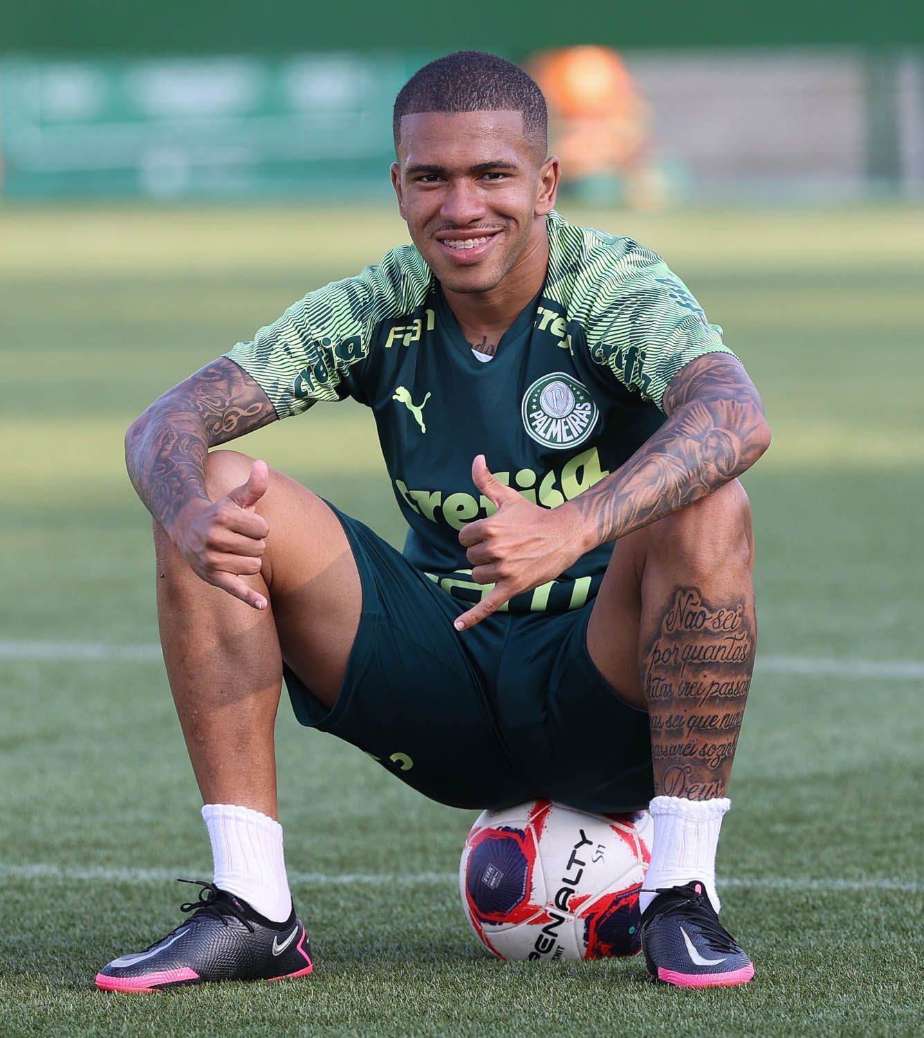 Clube baiano confirma acerto com lateral ex-Palmeiras