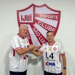 Iarley, ídolo do Inter, é anunciado como técnico do São Luiz