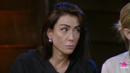 Michelle Barros escuta Fernando falando sobre seu marido