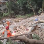 Bombeiros decidem continuar buscas por suposta quarta vítima de casa que desabou em BH