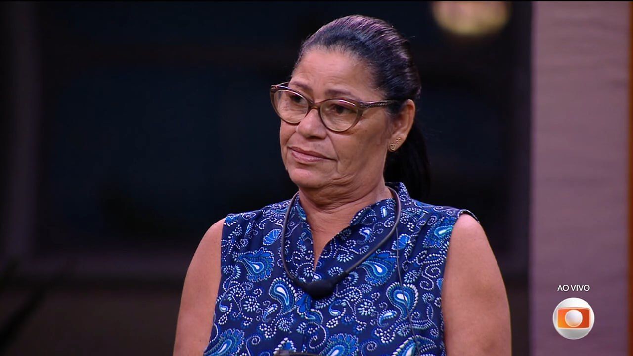 Delma volta a corrigir Tadeu Schmidt no BBB 25 e apresentador justifica