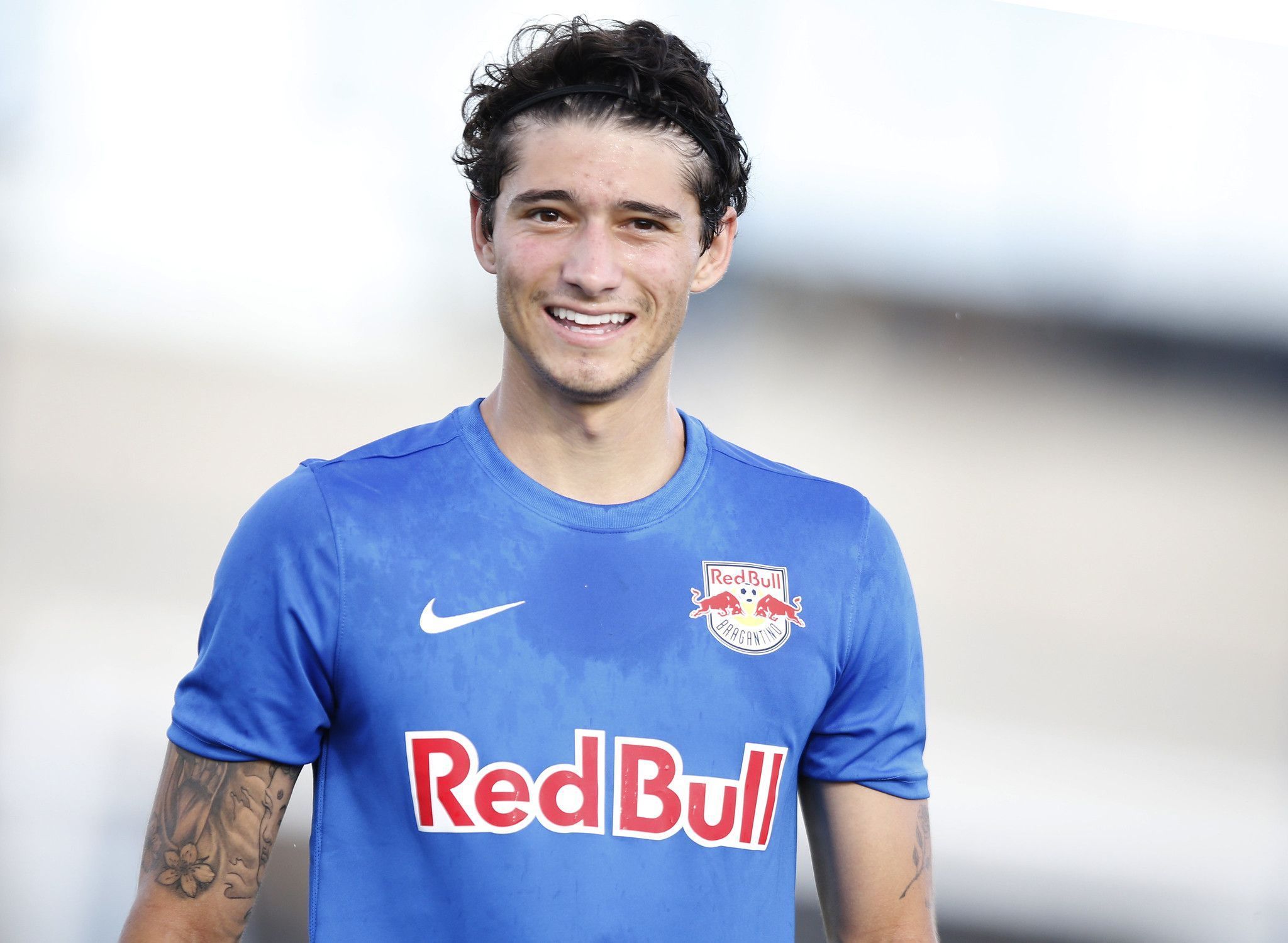Palmeiras encaminha contratação para suprir carência no meio-campo