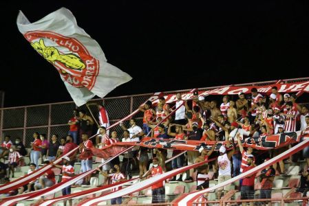 Torcida do Villa Nova, no Estádio Municipal Castor Cifuentes