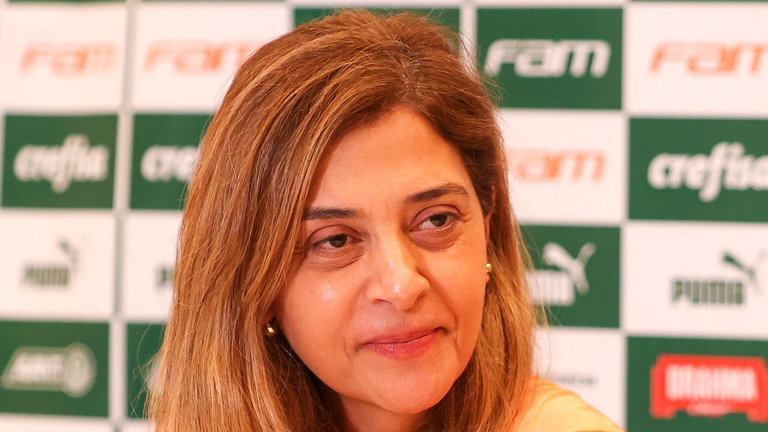 Leila alfineta críticos no Palmeiras: 'Meia dúzia que gosta de aparecer'