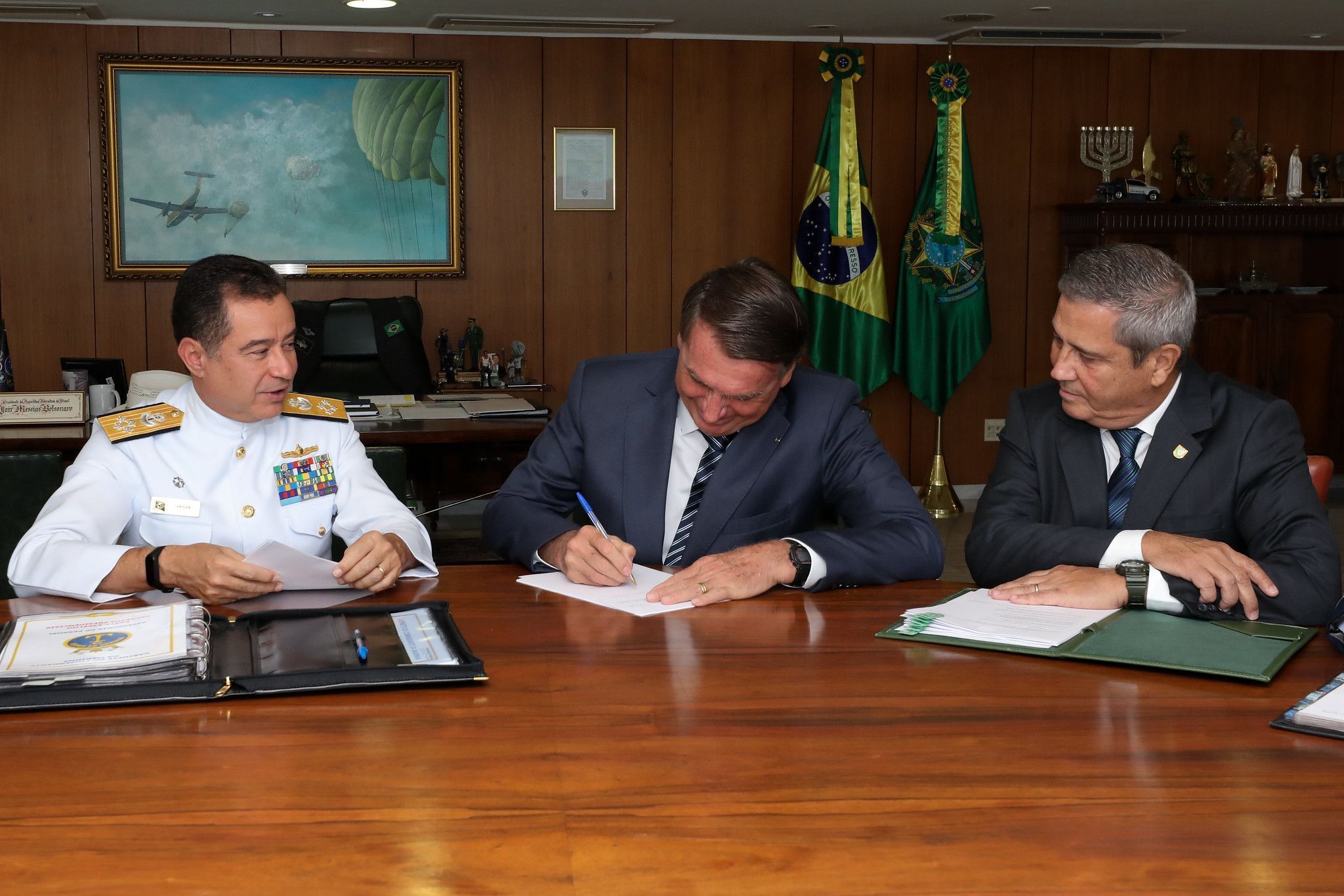 Bolsonaro, Braga Netto, Augusto Heleno e outras 11 pessoas ficaram em silêncio em depoimentos