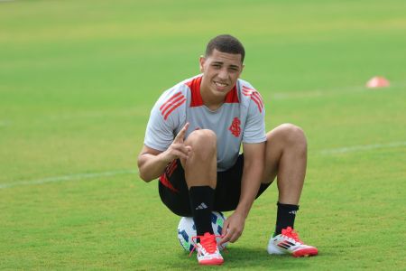 Gabriel Carvalho deixará o Inter quando completar 18 anos