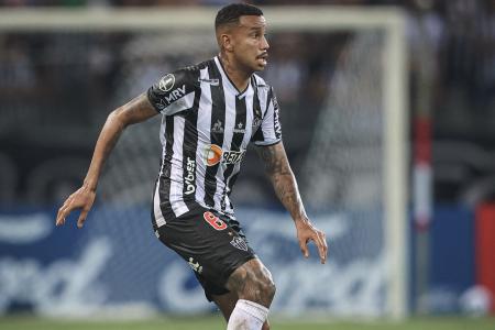 Jair em ação pelo Atlético, em 2022