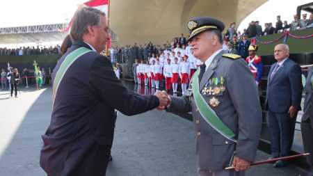 Ex-comandante do Exército ameaçou prender Bolsonaro se ex-presidente insistisse em plano de golpe | CNN Brasil