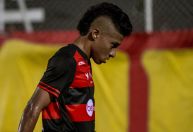 Atacante que atuou pelo Vitória na Série C é anunciado pelo Napoli