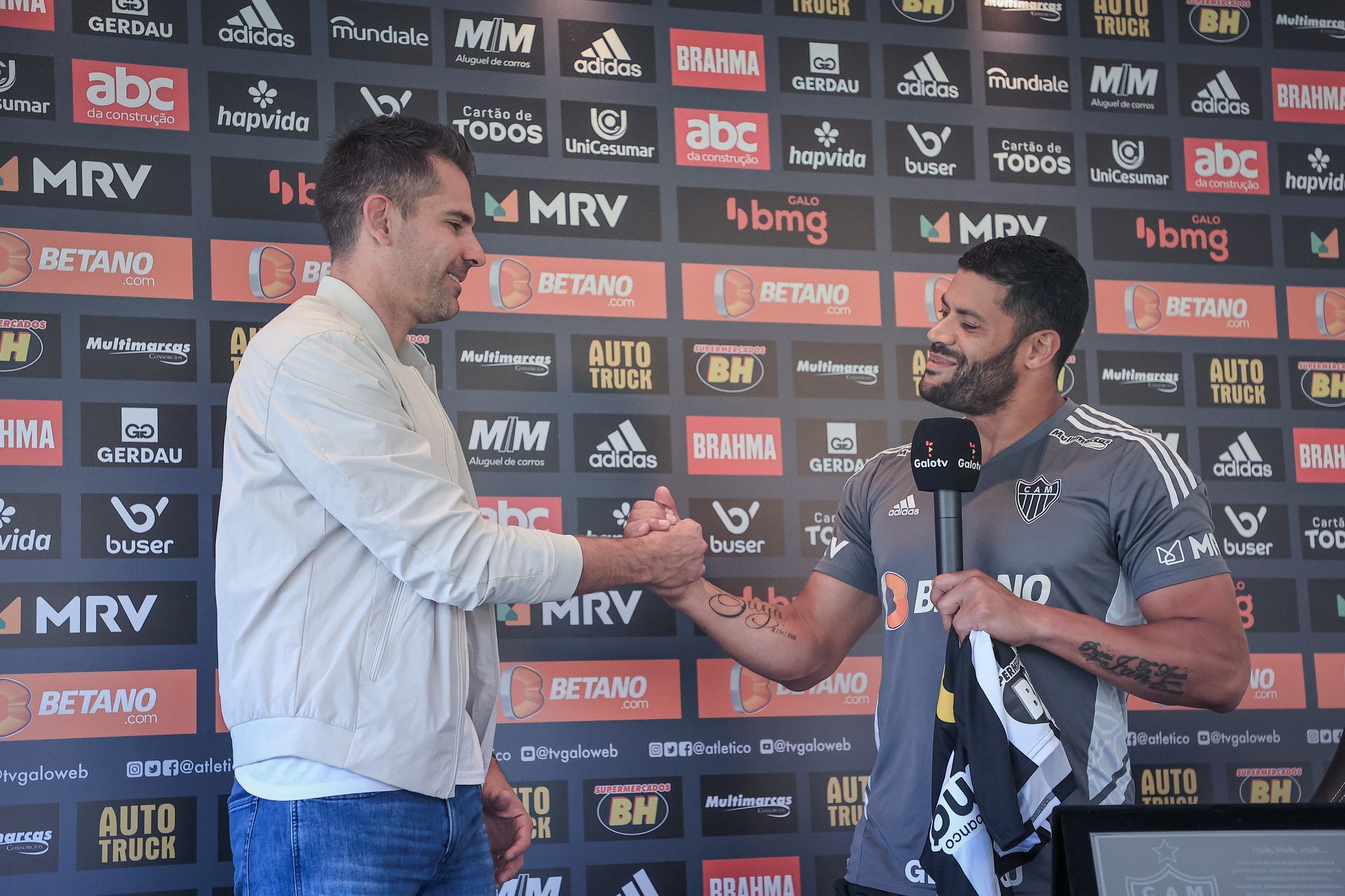 Novo diretor do Atlético, Victor comenta renovação com Hulk: ‘Representa o que é ser atleticano’
