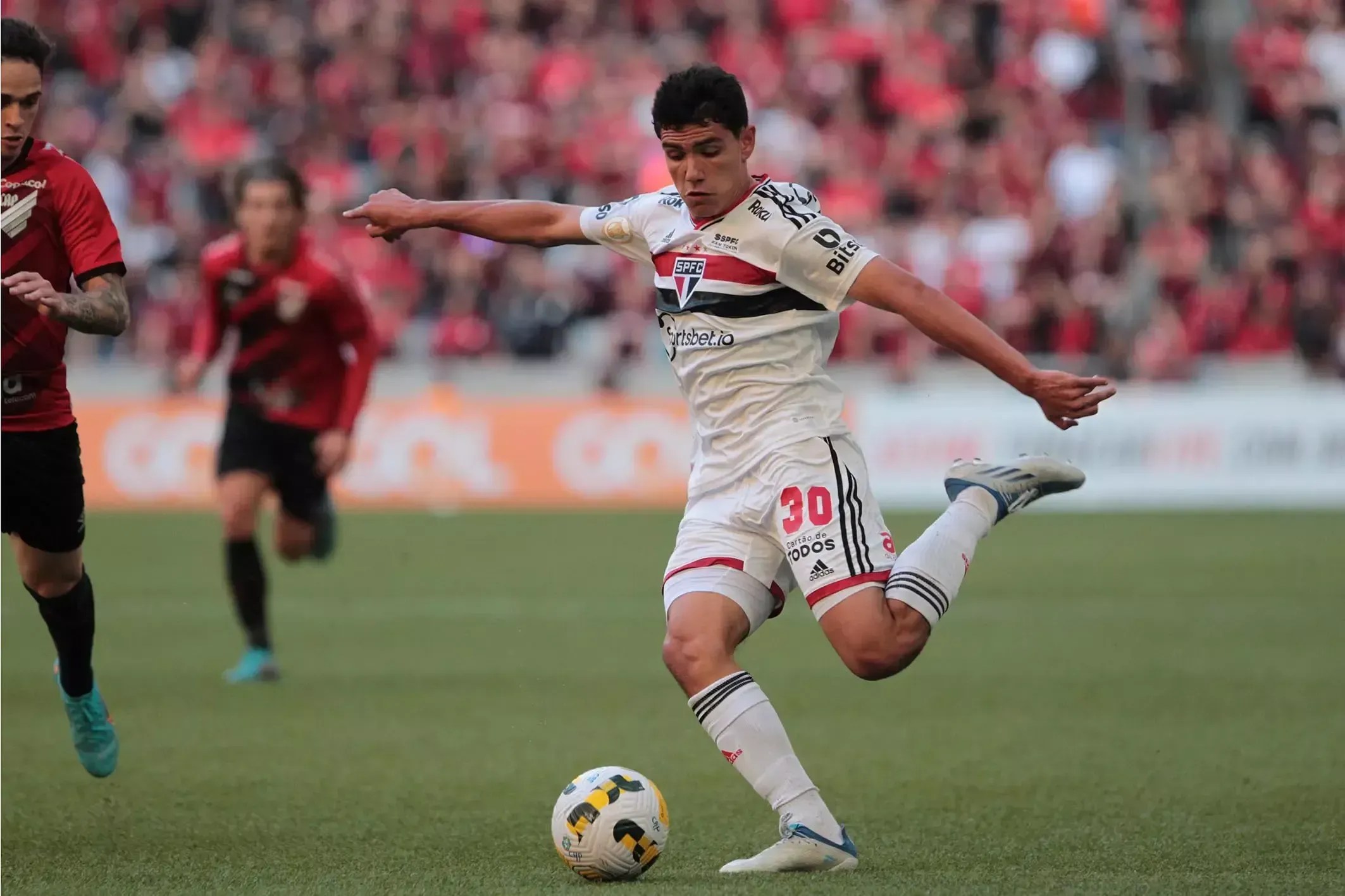 Veja opções do São Paulo para a lateral esquerda após saída de Caio Paulista