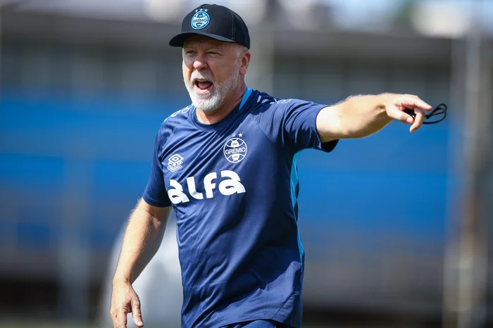 Grêmio divulga lista de relacionados para 'decisão' contra o CSA; veja