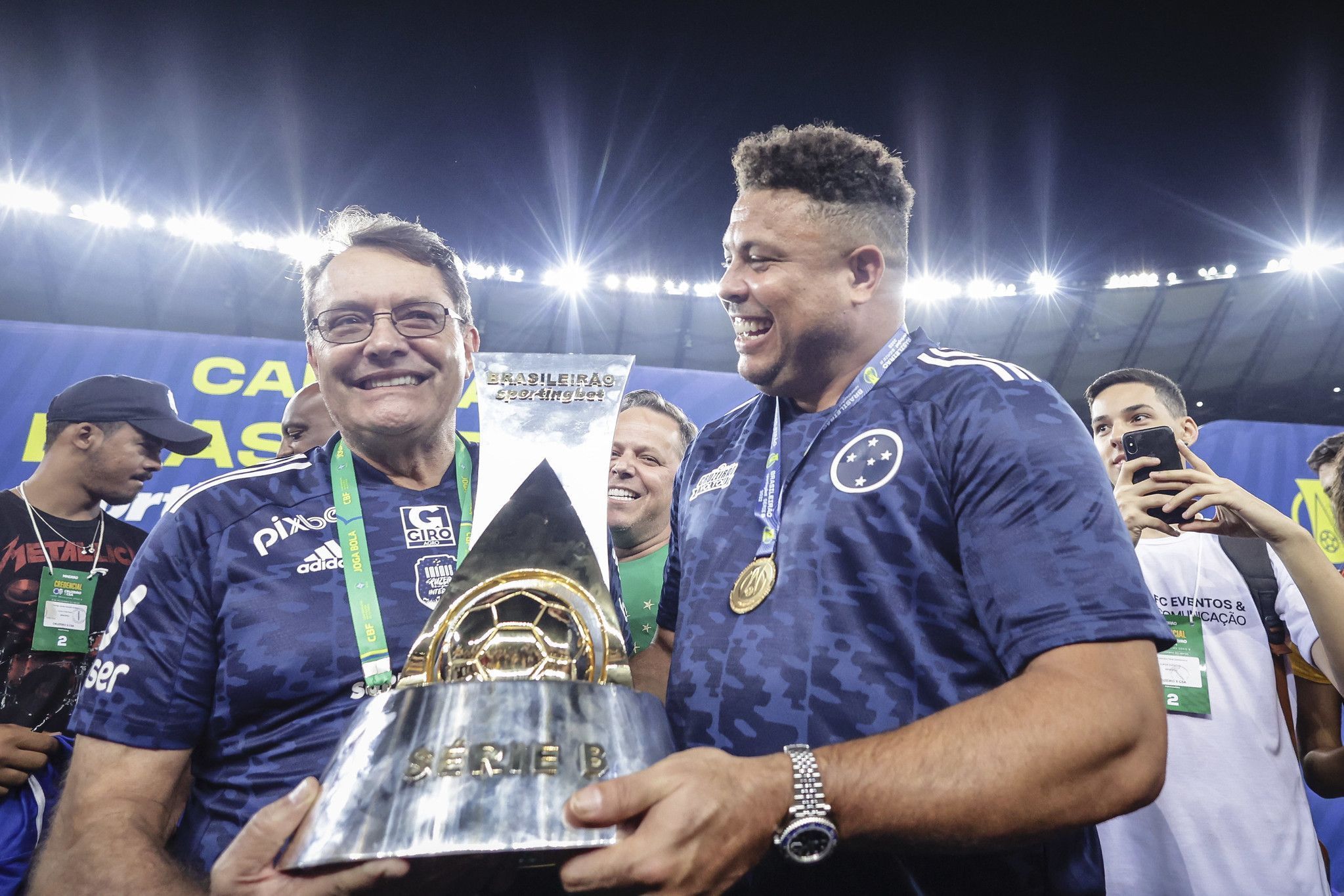 Jornais europeus repercutem venda do Cruzeiro de Ronaldo para Pedro Lourenço