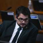 STF rejeita novo recurso e mantém apreensão de passaporte de Marcos do Val