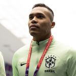 Irmão de lateral cobiçado pelo São Paulo posta mensagem e sugere evolução em negócio