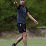 Luís Castro, ex-Botafogo, alinha acordo com novo clube