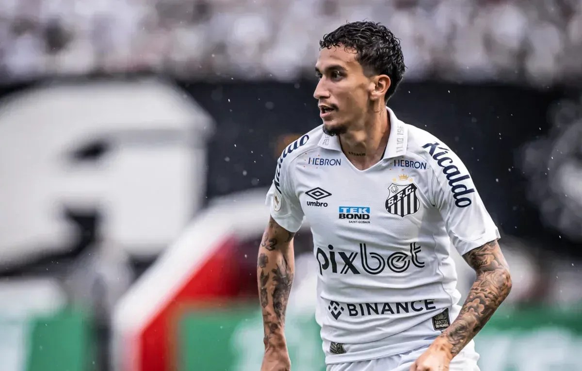 Grêmio encaminha contratação do volante Dodi, do Santos