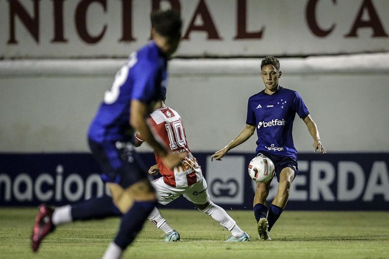 Cruzeiro inicia 'Era Larcamón' contra o Villa Nova pelo Campeonato Mineiro