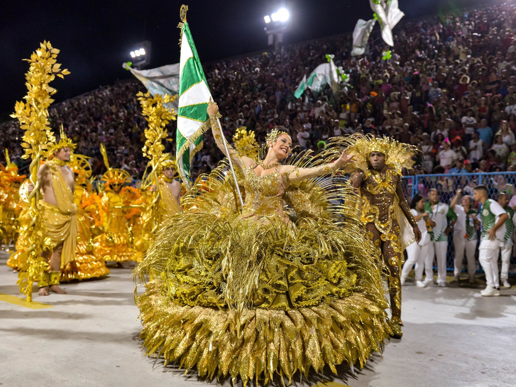 Carnaval Rio 2024: veja as escolas de samba que desfilam na Sapucaí nesta segunda (12)